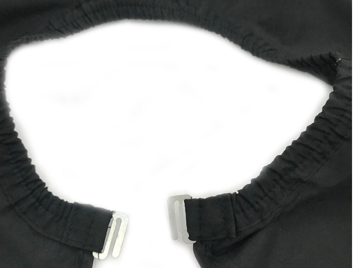 2011 Hairdressing Cape Polyster & Silky Feel Black - Image 3