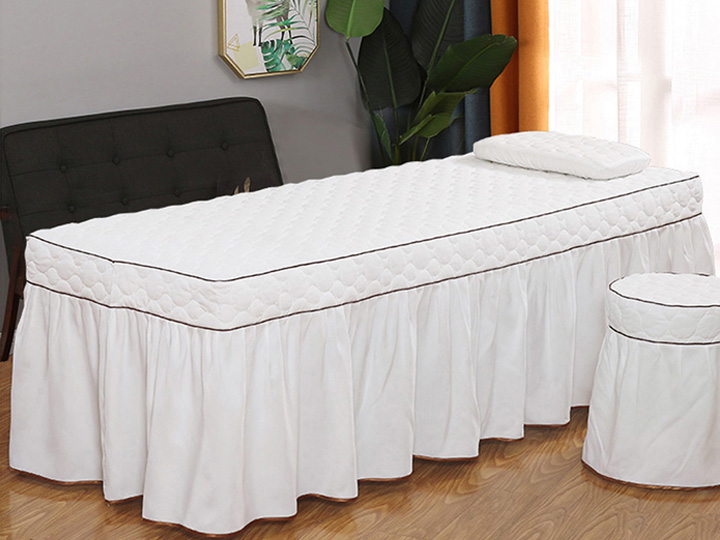 17651 Square Beauty Bed Cover Set