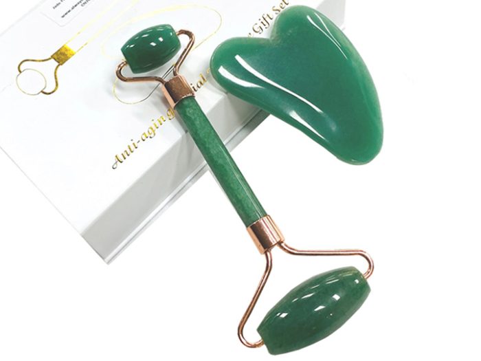 219-66 Green Jade Face Massage Roller Gua Sha Set